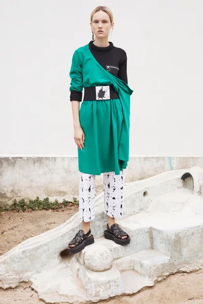 Look 4